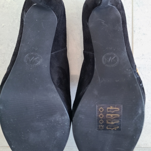 Brand new Michael Kors booties size 7 - Picture 3 of 3